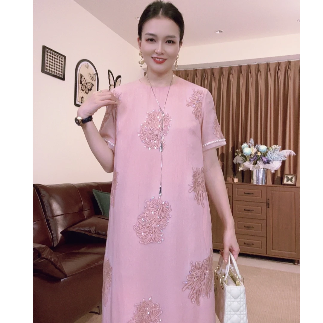 粉色刺绣2025年新款落肩短袖显瘦气质时尚夏季连衣裙