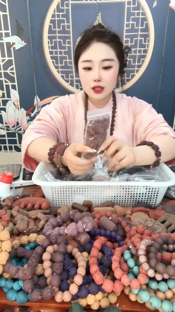 泥塑至尊立体狐散包