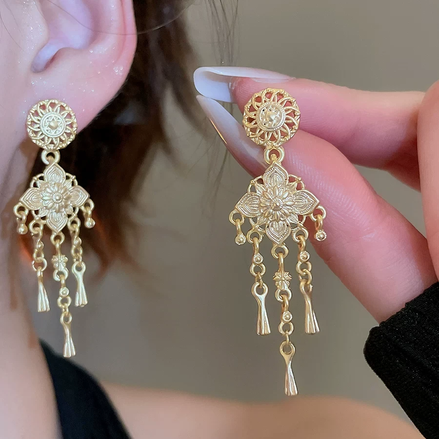 铜合金耳饰 新中式花朵流苏耳钉时尚气质百搭耳环轻奢高级感耳饰
