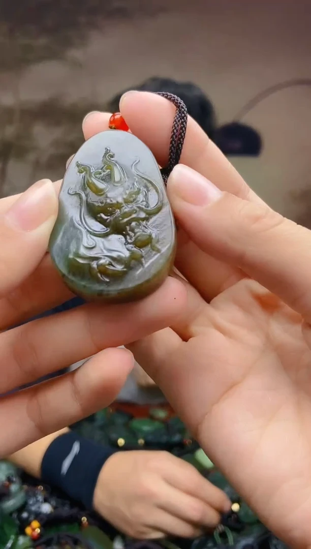 颈饰未镶嵌和田玉1