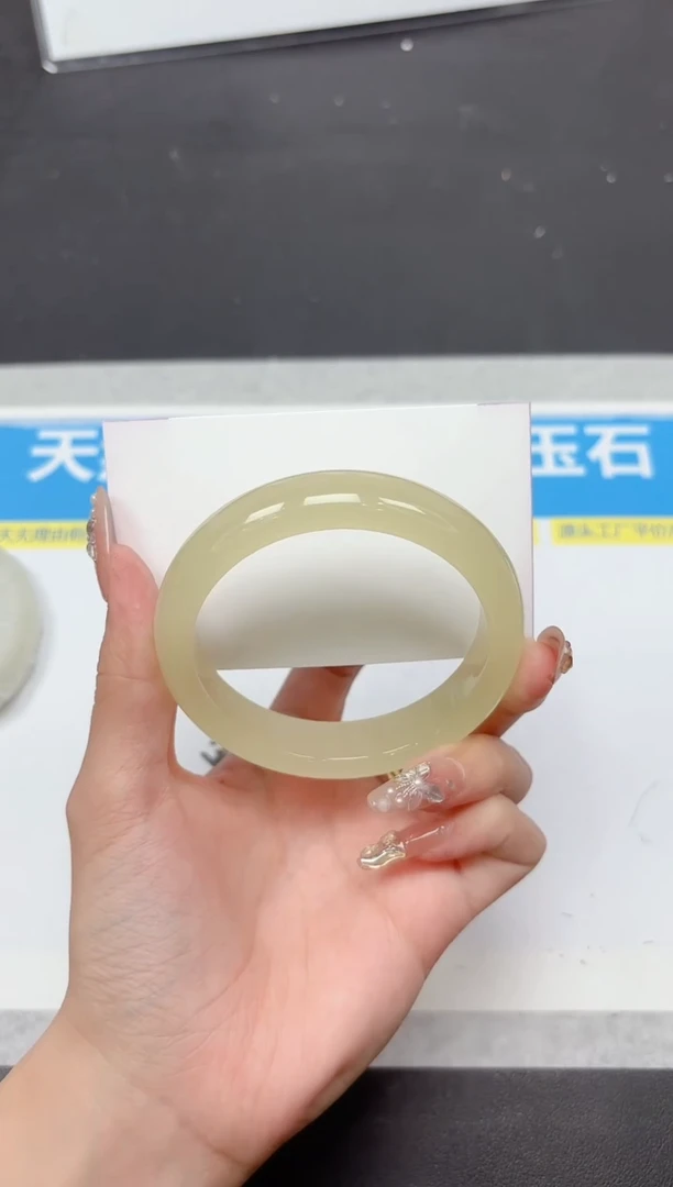 未镶嵌手镯石英质玉320-58.0