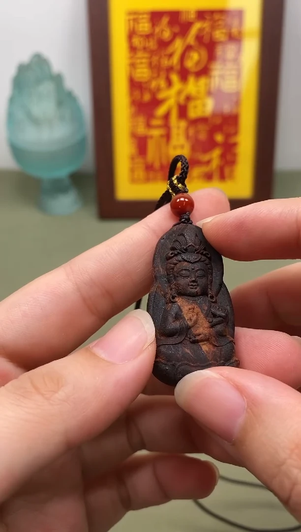 木缅甸小叶降真香精雕观音吊坠脖挂