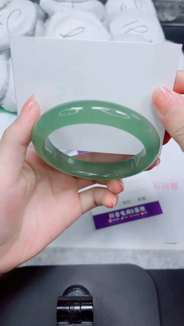 石英质玉手镯未镶嵌119-60