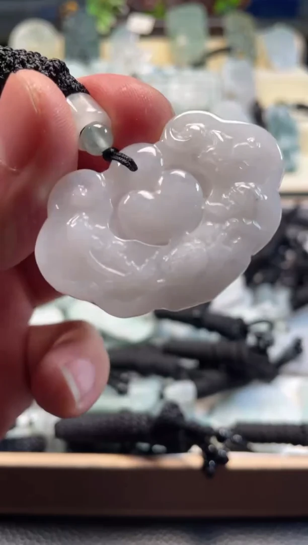 颈饰未镶嵌翡翠12/04/022