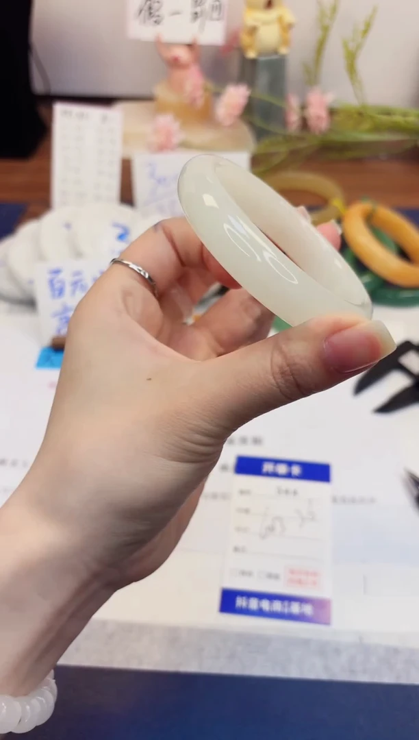 【闪购商品】石英质玉手镯未镶嵌344-玉兰白-圈口60