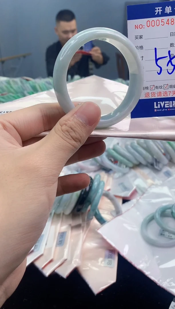 【闪购商品】翡翠手镯未镶嵌翡翠天然缅甸A货