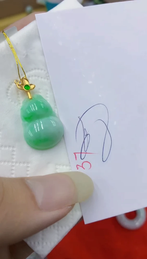 翡翠未镶嵌颈饰111111111111