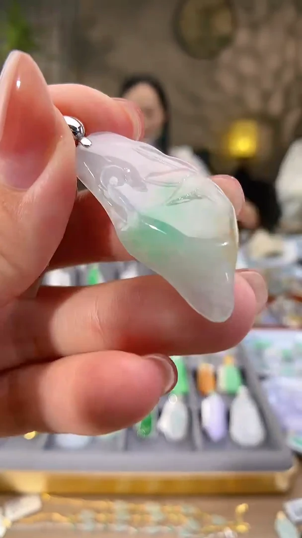 吊坠(不含链)18K金镶嵌翡翠翡翠