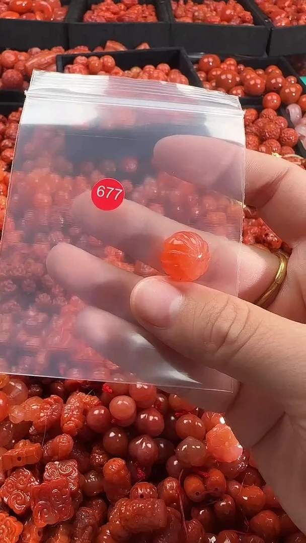 颈饰未镶嵌南红玛瑙1