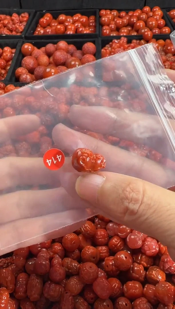 颈饰未镶嵌南红玛瑙1