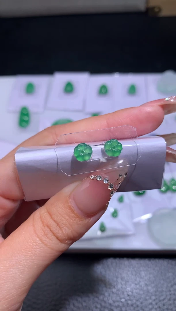 【闪购商品】定制翡翠未镶嵌毛货