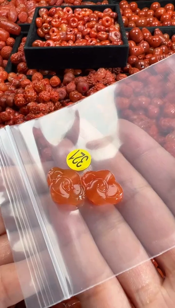 颈饰未镶嵌南红玛瑙1