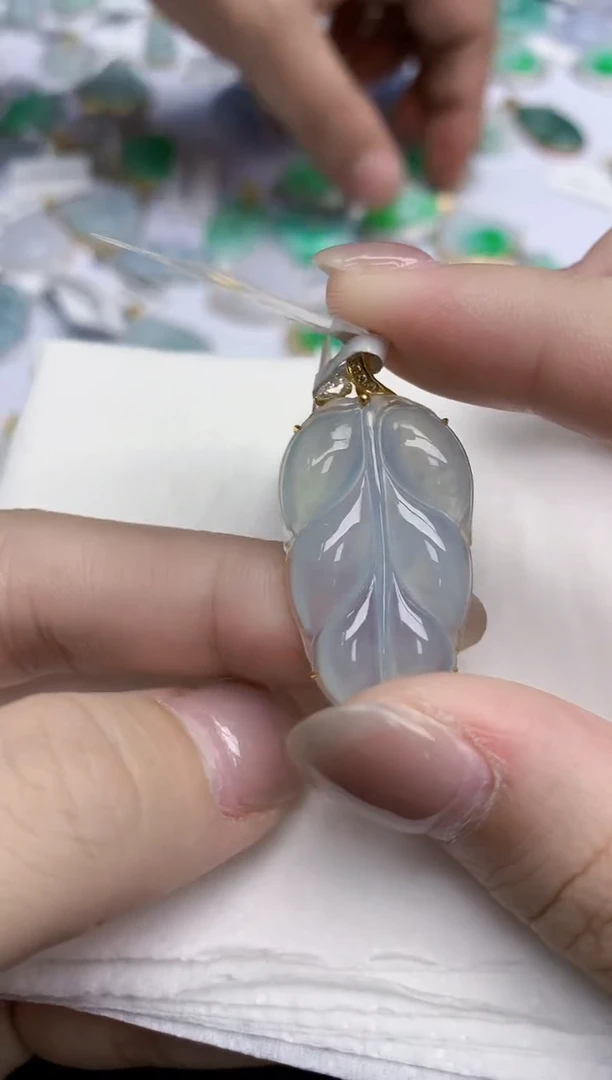 【闪购商品】翡翠颈饰18K金镶嵌天然翡翠A货