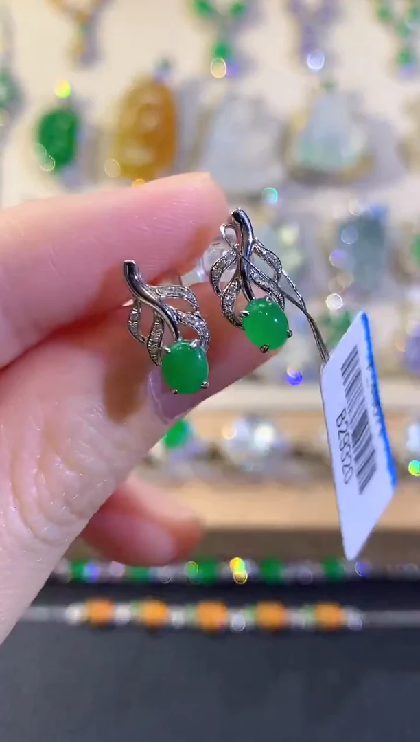 18K金镶嵌翡翠耳饰冬日珠宝多样性发货一件Q70