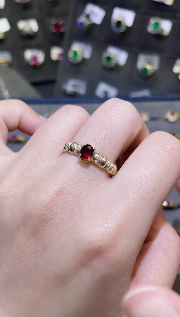 【闪购商品】红宝石戒指18K金镶嵌定向