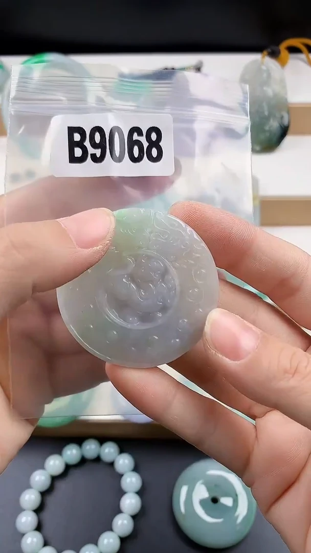 颈饰未镶嵌翡翠天然翡翠吊坠挂件