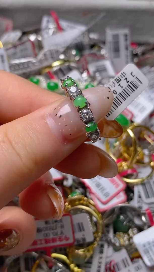 银S925镶嵌戒指翡翠百内无证书