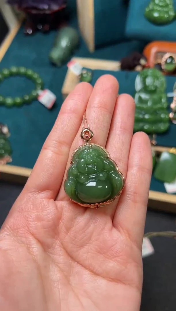 【闪购商品】和田玉（碧玉）颈饰18K金镶嵌碧玉28×29×11左右