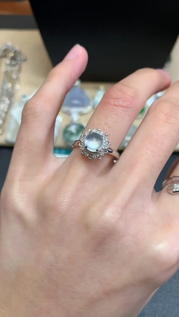 【闪购商品】翡翠戒指18K金镶嵌蛋面【无服务费】