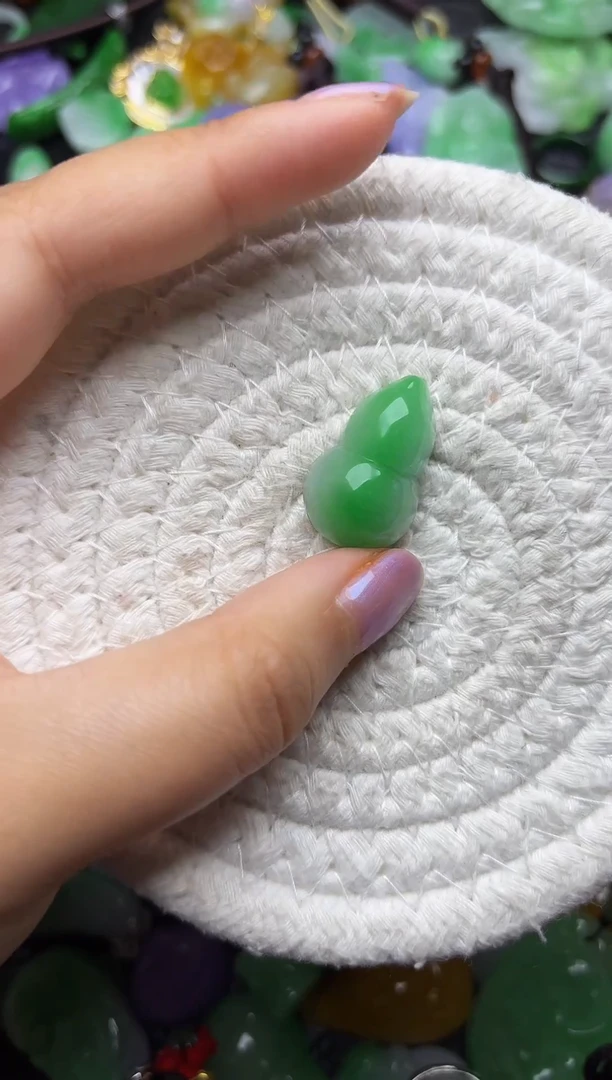 颈饰未镶嵌翡翠缅甸翡翠吊坠