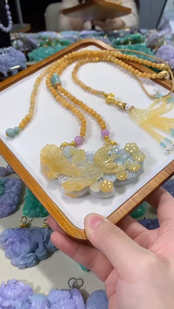 颈饰未镶嵌翡翠吊坠