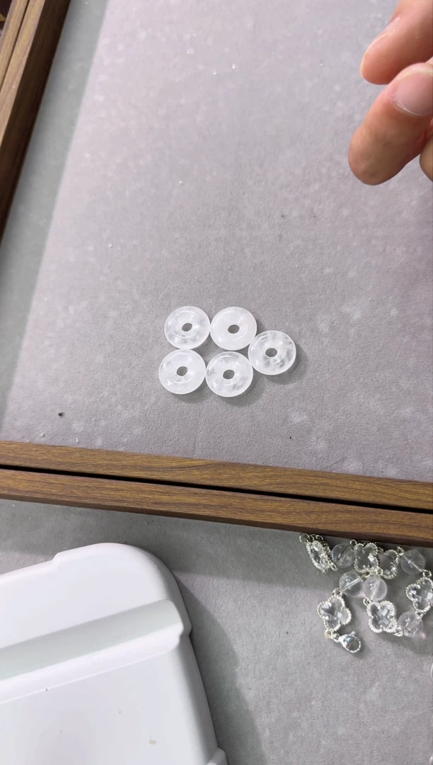 水晶手串未镶嵌平安