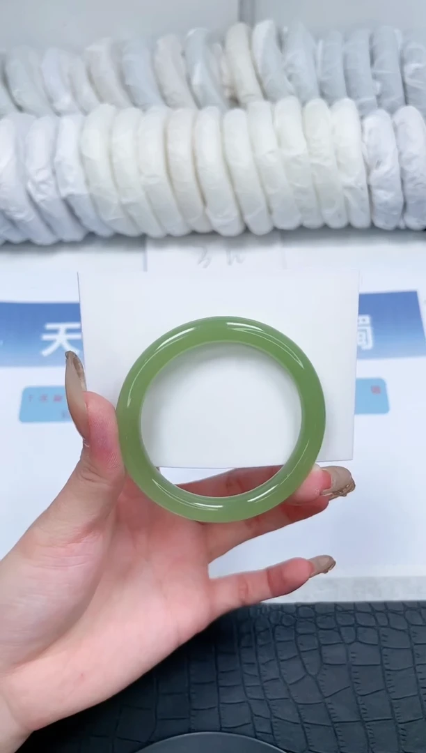 【闪购商品】石英质玉手镯未镶嵌N314-52.3