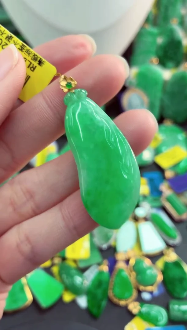 吊坠(不含链)18K金镶嵌翡翠天然缅甸翡翠A货