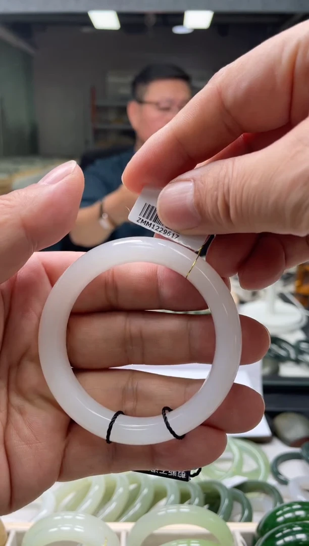 【闪购商品】和田玉手镯未镶嵌编码 9617圈口54-55