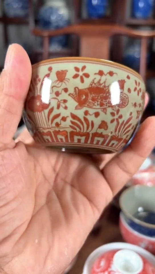 柴窑釉里红鱼藻纹杯杯瑕疵