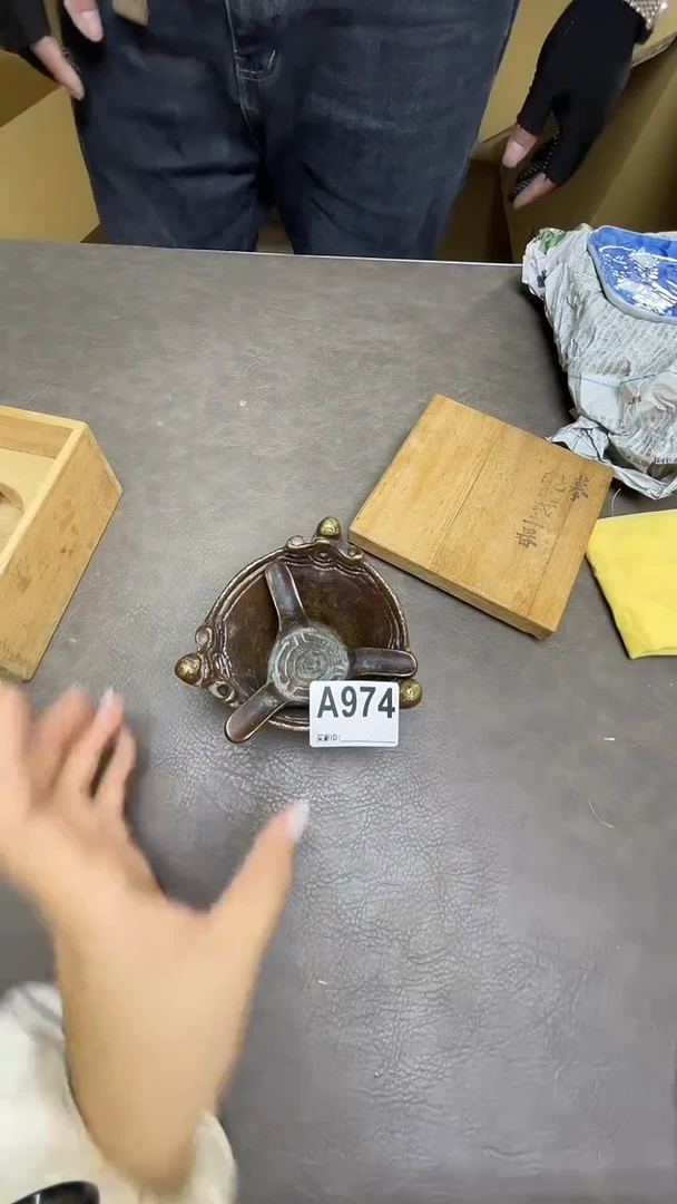 瓷片我****火默认微瑕，谨慎参拍A974