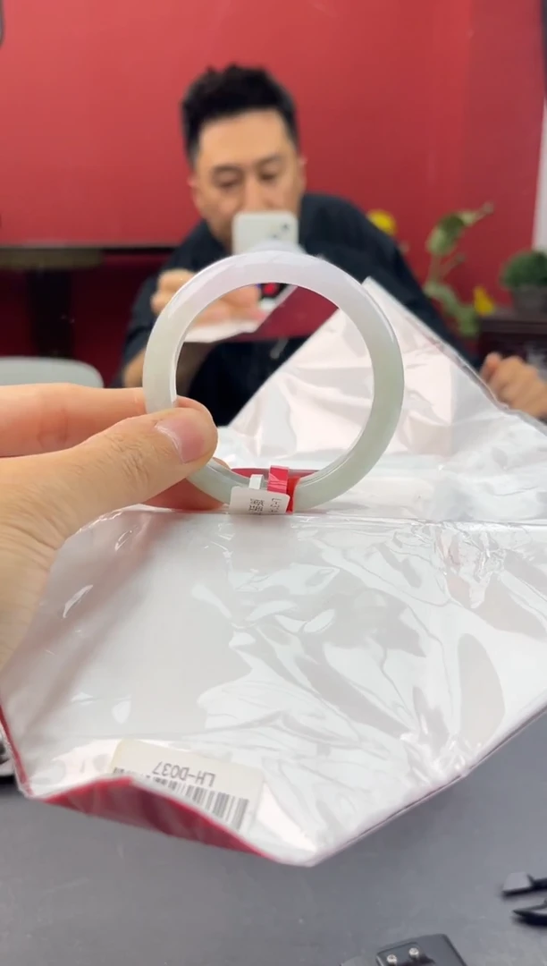 未镶嵌手镯翡翠刺***姐1    54