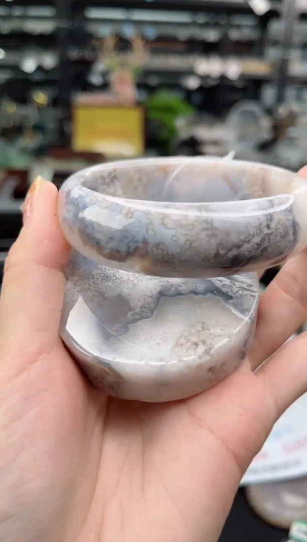 【闪购商品】石英质玉手镯未镶嵌65圈口（不退不换）1931101