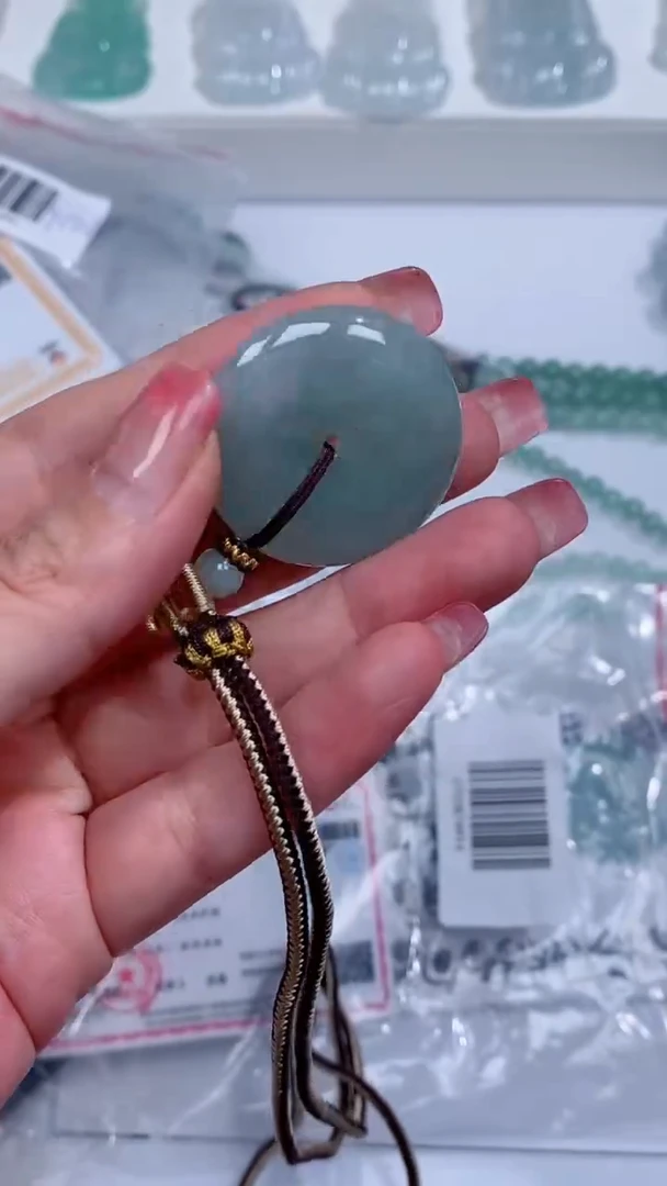 翡翠未镶嵌颈饰吊坠