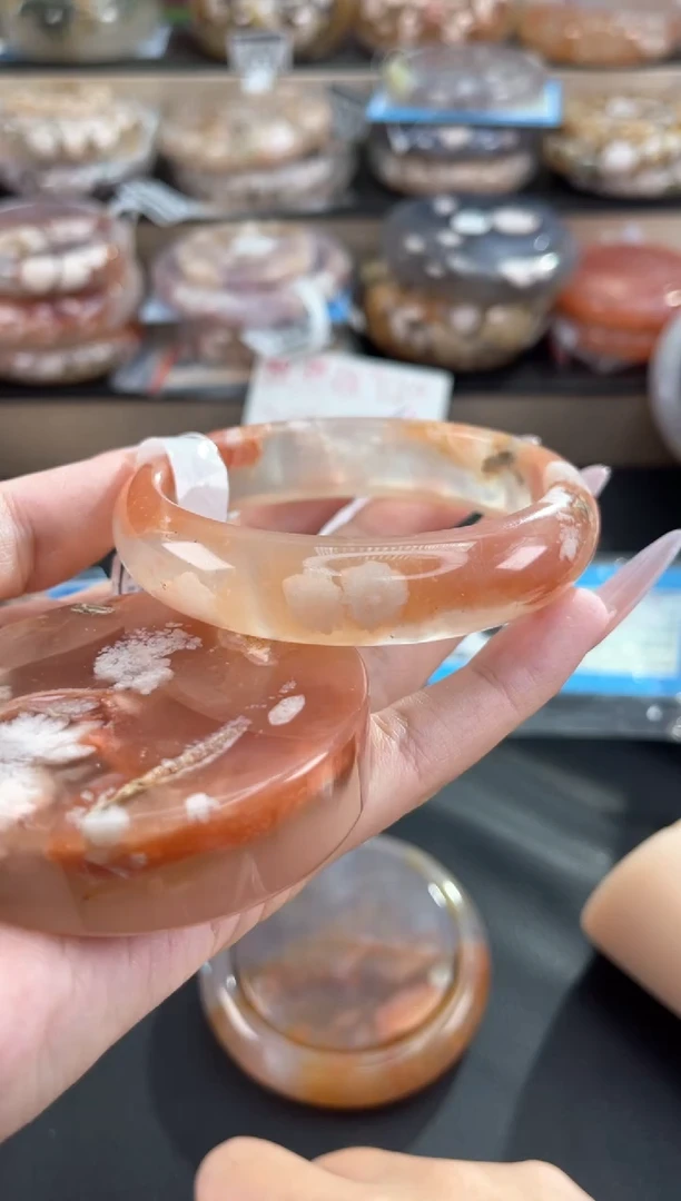 未镶嵌手镯石英质玉60