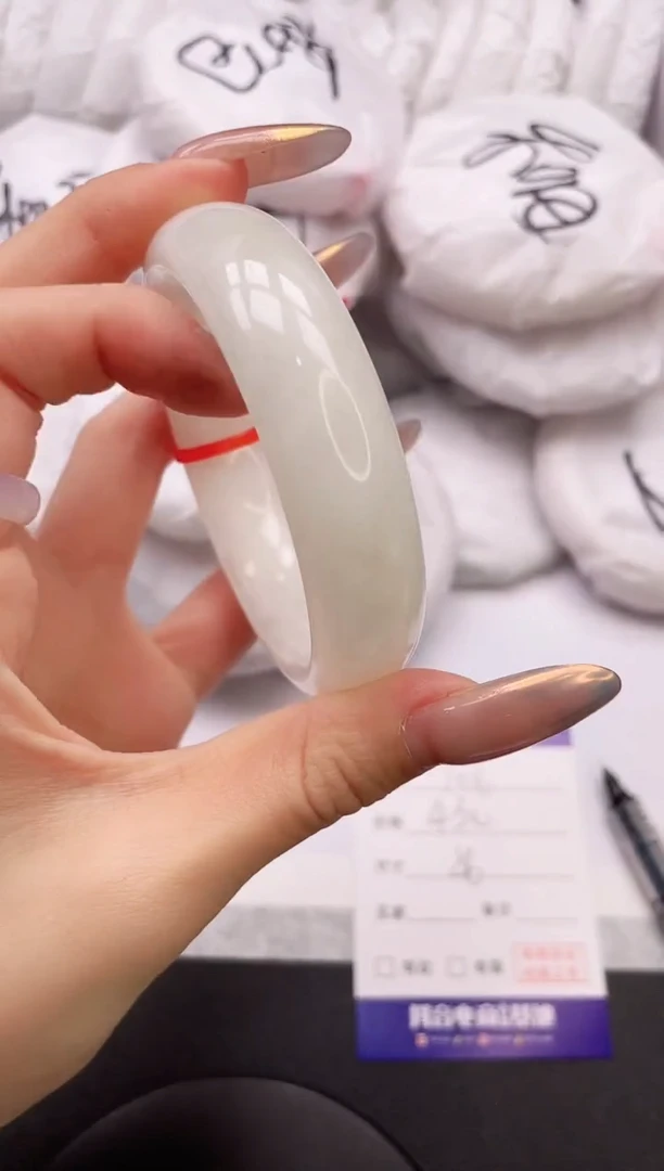 【闪购商品】和田玉手镯未镶嵌14K106-56