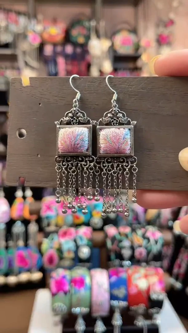 织绣民族风手工非遗老绣饰品649