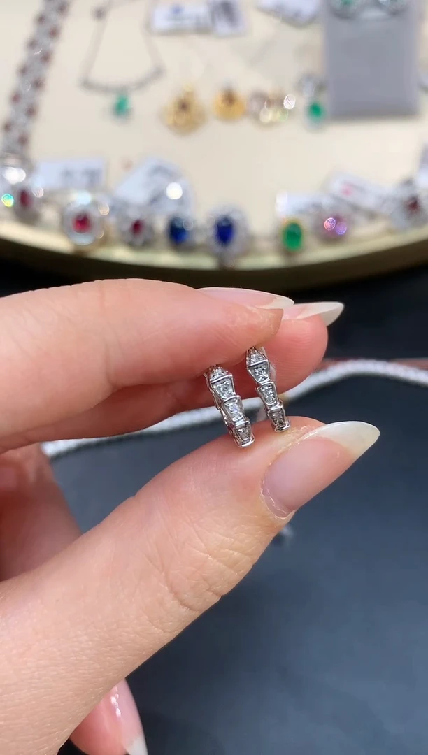 【闪购商品】钻石耳饰18K金镶嵌A409|1980