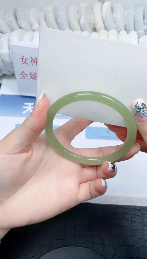 【闪购商品】石英质玉手镯未镶嵌153-62.3