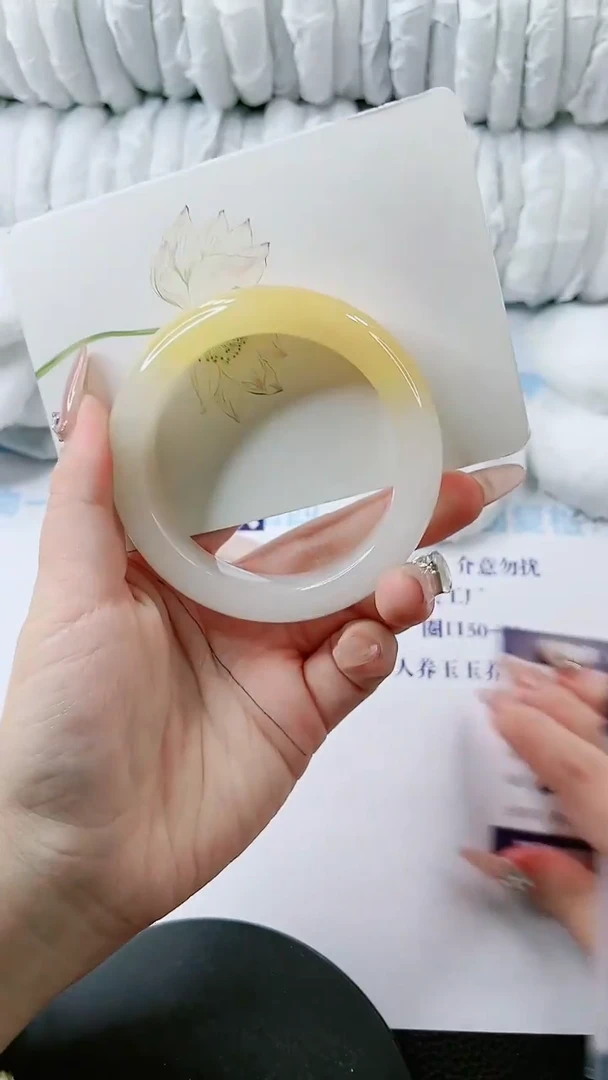 【闪购商品】石英质玉手镯未镶嵌多样性发货L277