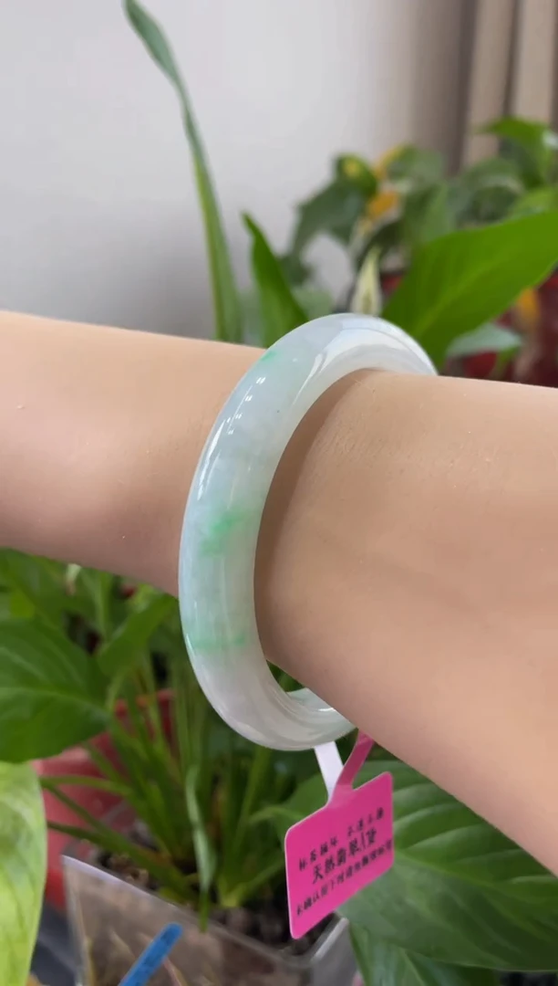 翡翠手镯未镶嵌手镯207/56.4