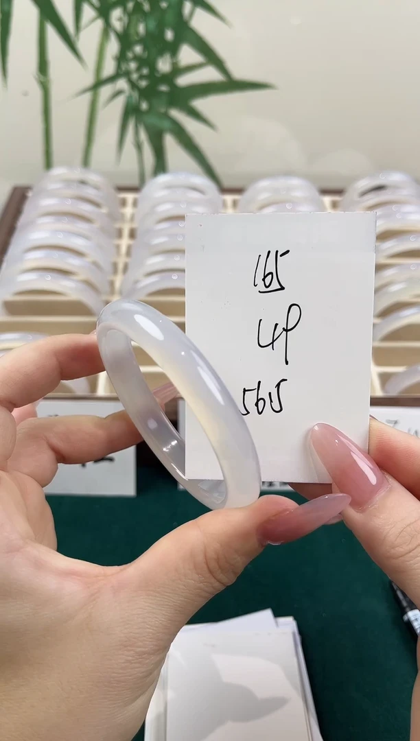 玛瑙/玉髓手镯未镶嵌165