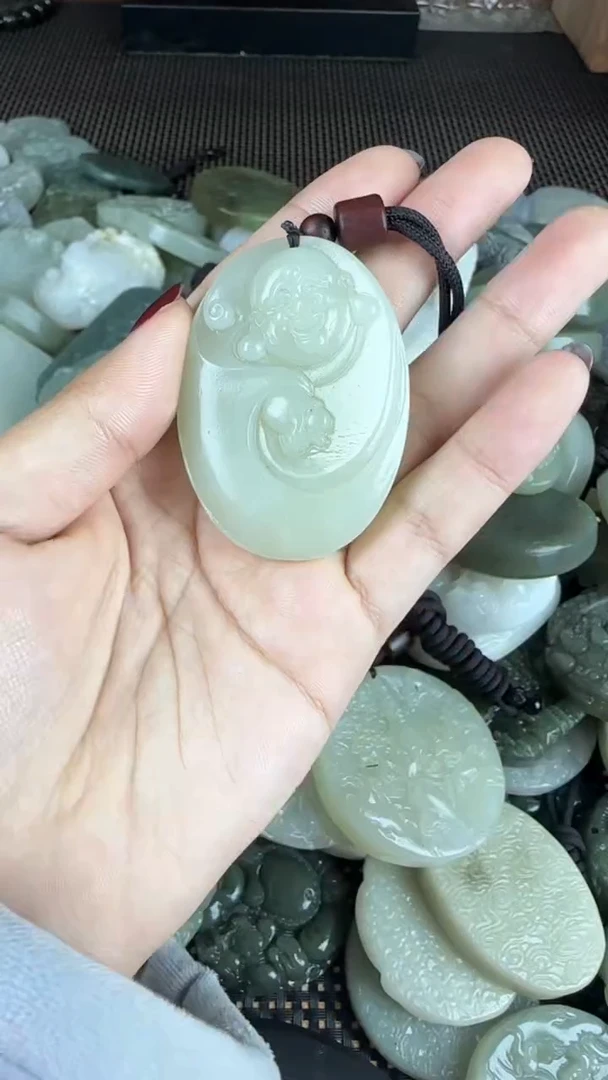 颈饰未镶嵌和田玉1