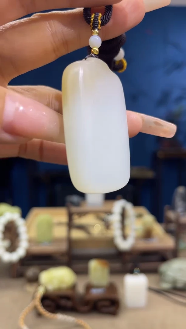和田玉未镶嵌颈饰1