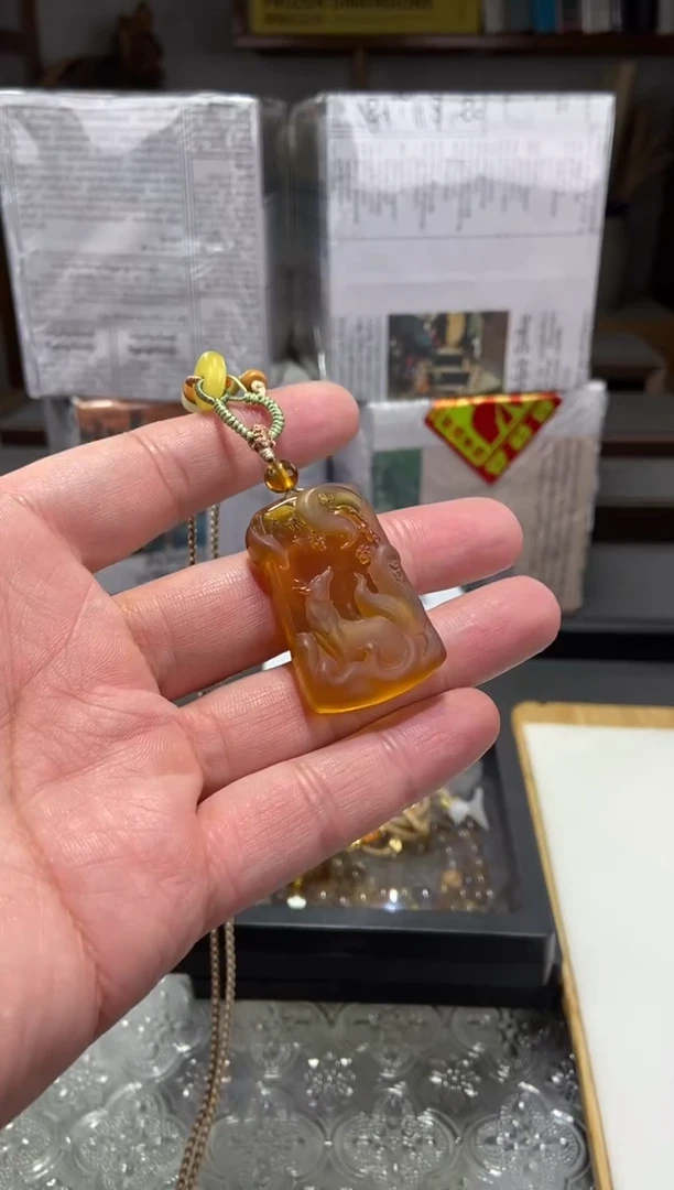 琥珀颈饰未镶嵌九尾狐