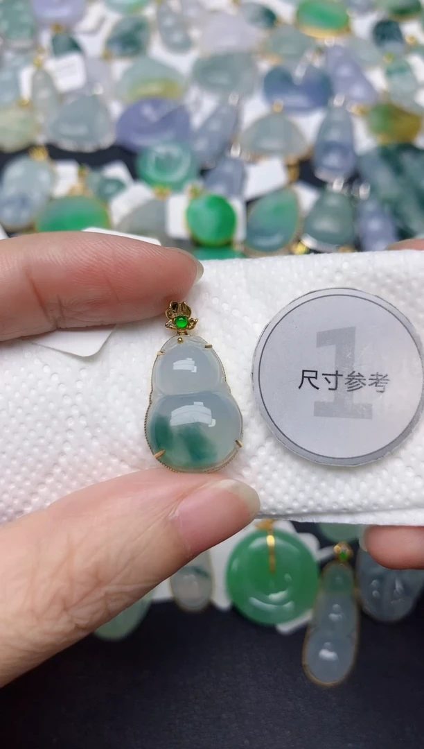 颈饰18K金镶嵌翡翠天然缅甸A货翡翠