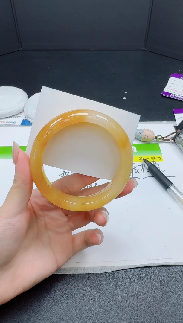 石英质玉手镯未镶嵌0190-6162