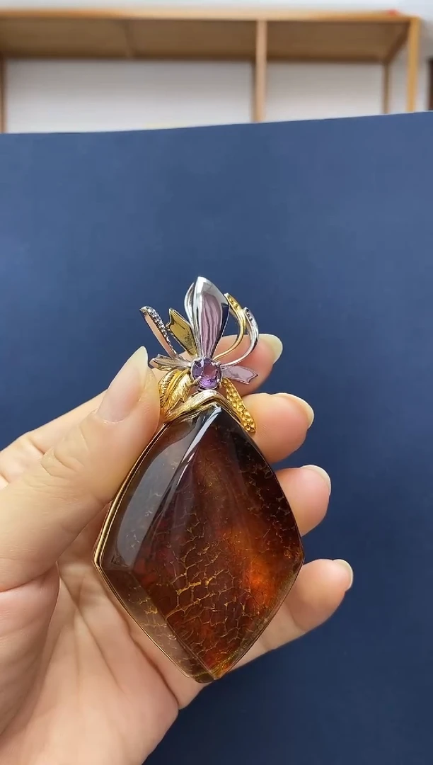 裸石琥珀未镶嵌吊坠