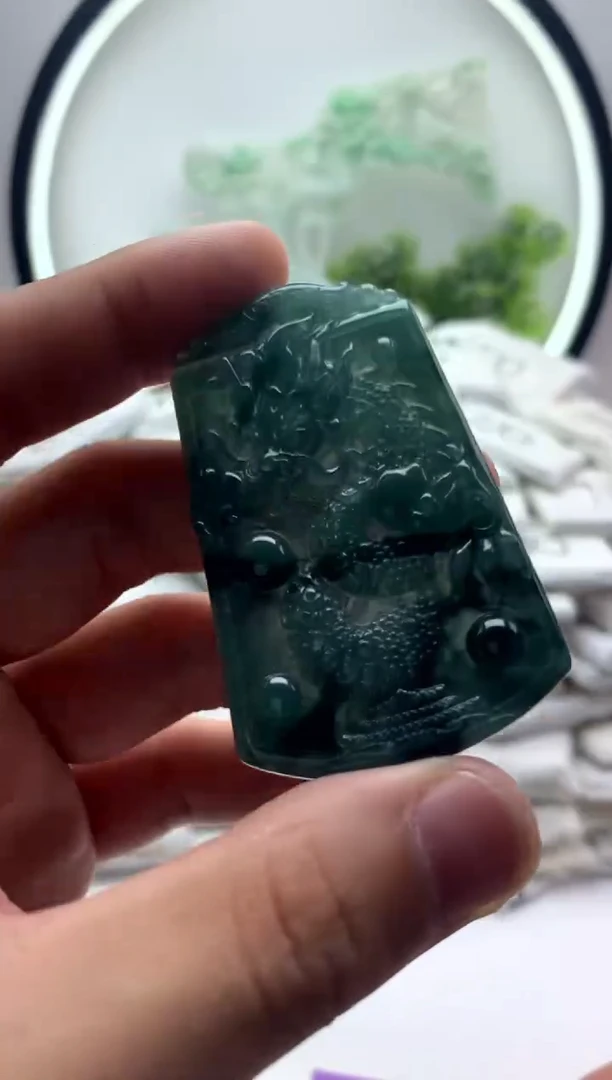 翡翠未镶嵌颈饰挂件【品质一般介意慎拍】