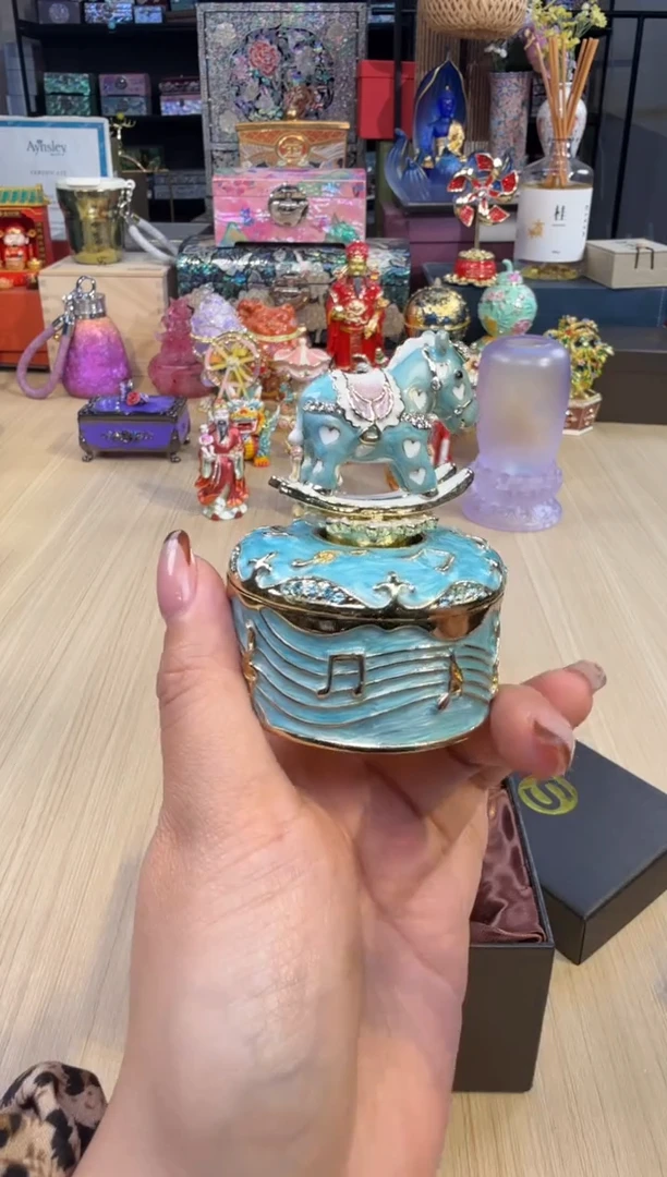32七宝蓝色木马音乐盒